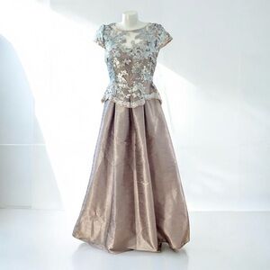 Adrianna Papell Organza Handbeaded Floral Lace Evening Gown Dress